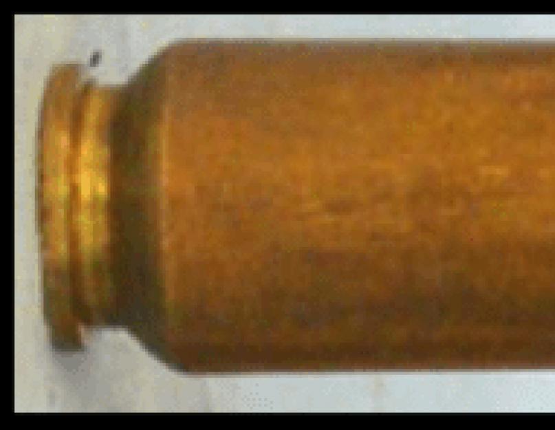 द्वितीय विश्व युद्ध के समय का गोला बारूद।  महान देशभक्तिपूर्ण युद्ध के दौरान यूएसएसआर के सैनिकों के हथियार।  उप-कैलिबर पंख वाले गोले