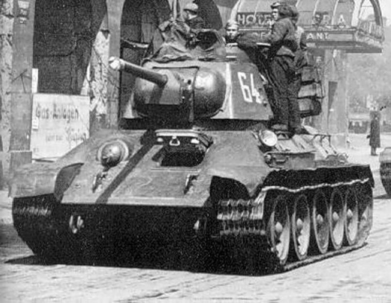 الدبابات الثقيلة من الاتحاد السوفياتي في الحرب العالمية الثانية.  أفضل دبابات اتحاد الجمهوريات الاشتراكية السوفياتية وروسيا