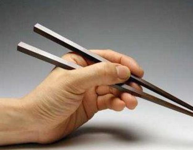 Как правильно пользоваться китайскими палочками для еды. Куда класть палочки во время и после еды. Правила пользования японскими палочками