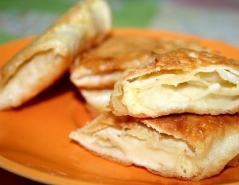 Lavash sajttal - bevált receptek és új ötletek.  Lavash tekercs sajttal, tojással, fokhagymával és fűszernövényekkel - egyszerű recept lépésről lépésre fotókkal Sült lavash olvasztott sajttal és fűszernövényekkel