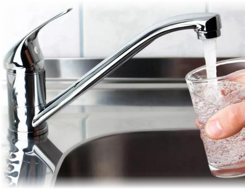 Как можно хранить питьевую воду в пластике. Хранение питьевой воды Где лучше хранить воду