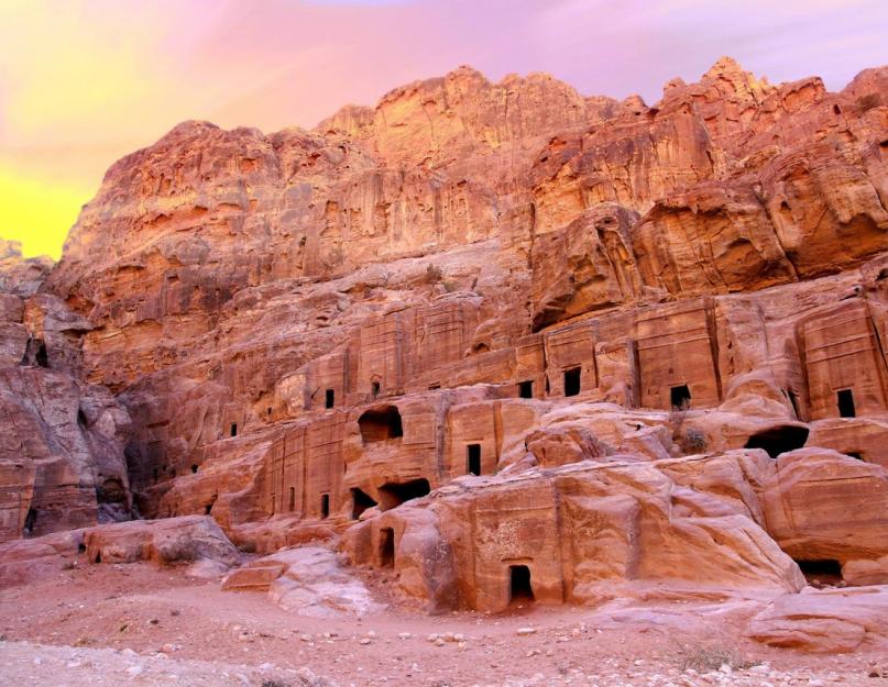 Petra jordánia városa rövid leírás.  Petra ősi városa, Jordánia: leírás, fotó, hol található a térképen, hogyan lehet eljutni oda.  Videó Petra sziklavárosáról