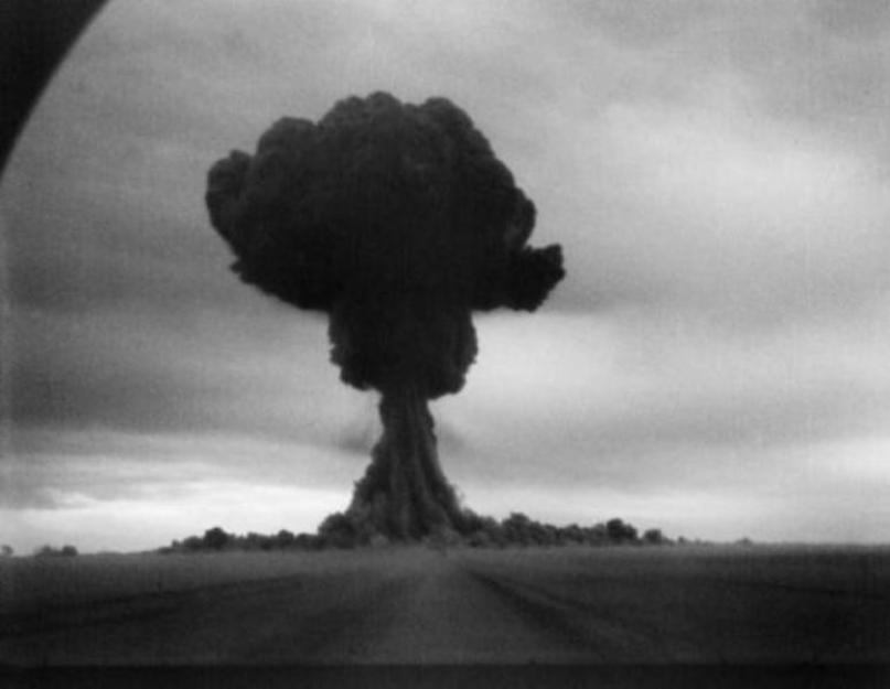 أقوى تجربة نووية في التاريخ.  أول اختبار للقنبلة الذرية.  ولادة عصر الأسلحة الذرية كيف أجريت التجارب النووية الأولى