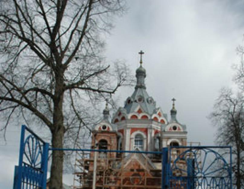 Az Istenszülő kazanyi ikonjának temploma.  Glebovo.  A glebovoi isztrai esperes, a kazanyi Istenszülő-ikon templom