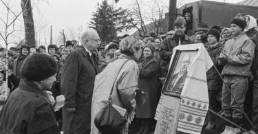 What is known about Nikita Khrushchev’s granddaughter Yulia?
