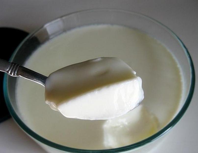 Naminis jogurtas – kaip jį pasigaminti jogurto gaminimo aparate.  Skanaus naminio jogurto gaminimo receptai, vaizdo įrašas.  Paprasti receptai, kaip gaminti jogurtą jogurto gaminimo aparate, multivarke, termose ir indelyje namuose: jogurtai iš pieno, raugo ir grietinės, saldainių