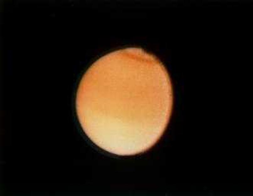 A Szaturnusz holdjai: Titán, Rhea, Iapetus, Dione, Tethys.  A távoli Titán műhold: a Naprendszer meglepetése vagy egy másik rejtélye Távolság a Titántól a Szaturnuszig