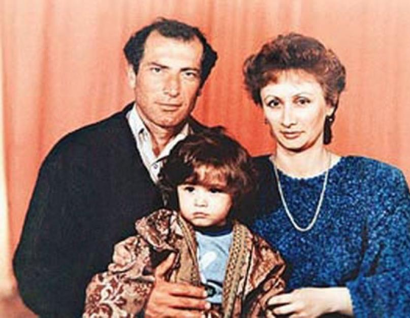 فيتالي كالويف ، الذي انتقم للأسرة التي ماتت في حادث تحطم طائرة: حتى لو أظهرني شوارزنيجر في الفيلم كوحشي بسكين ، فلن أشعر بالقلق.  