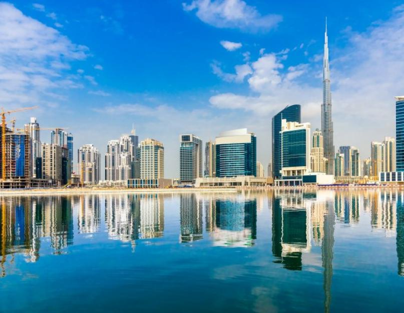 أين ومتى من الأفضل الذهاب إلى الإمارات؟  ملامح الطبيعة والسياحة في الإمارات.  الإمارات العربية المتحدة: أفضل وقت للسفر متى يكون السفر إلى الإمارات أرخص