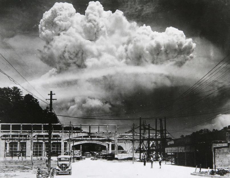 Atombomba Hirosimára.  A kényelmetlen igazság Hirosimáról és Nagaszakiról