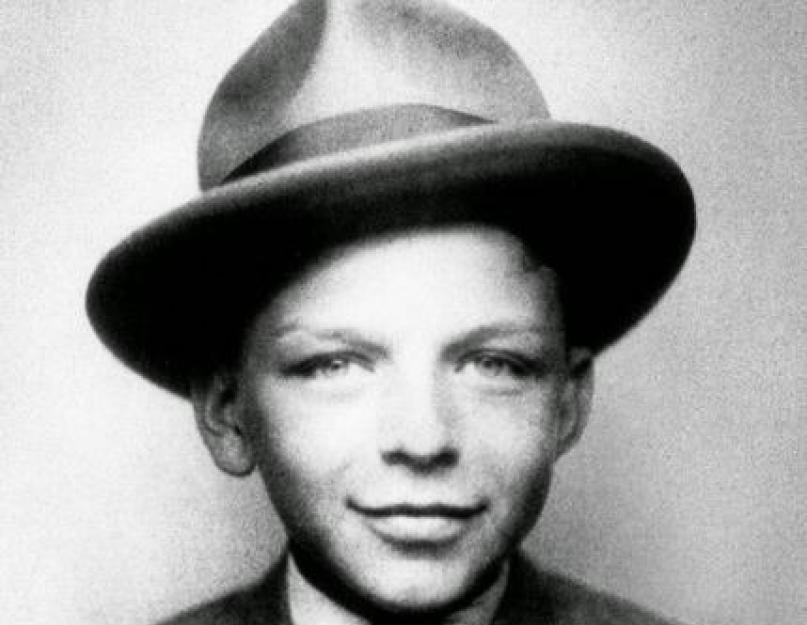 Franko Sinatros biografija įdomūs faktai.  Frank Sinatra - biografija, dainos, įdomūs faktai iš gyvenimo, nuotraukos.  Faktai iš Franko Sinatros gyvenimo