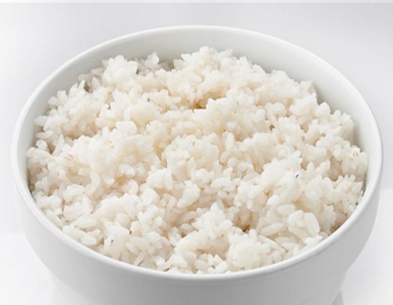 Hogyan főzzünk porhanyós rizst köretnek.  Hogyan kell főzni a rizst körethez: ajánlások, módszerek, receptek és áttekintések