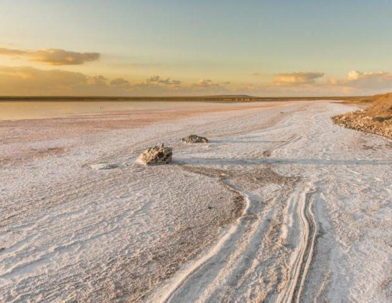 البحيرات الحمراء والوردية لكوكبنا: التصوف والرعب والخوف.  بحيرة هيلير الوردية في أستراليا.  لماذا هو وردي