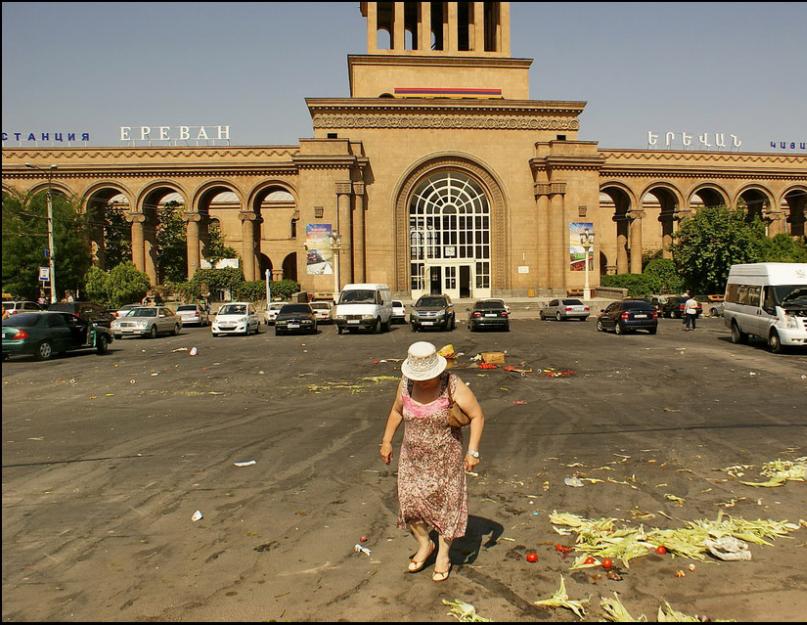 Monumentul lui Sasuntsi David din Armenia.  Cartea de vizită a lui Erevan