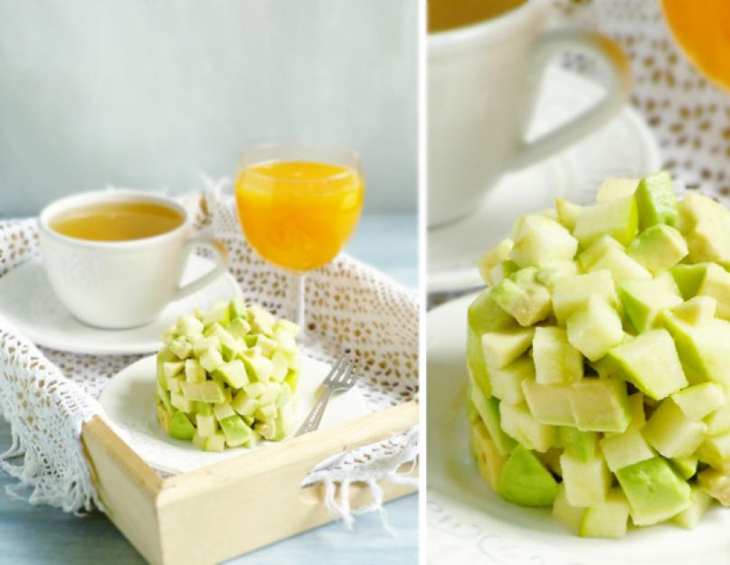 Salát s avokádem a jablky.  Avokádový salát s jablkem Avokádový salát s jablkem a otrubami