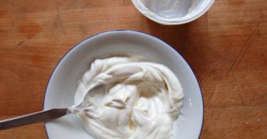 Comment congeler du yaourt : caractéristiques, méthodes, recettes et avis
