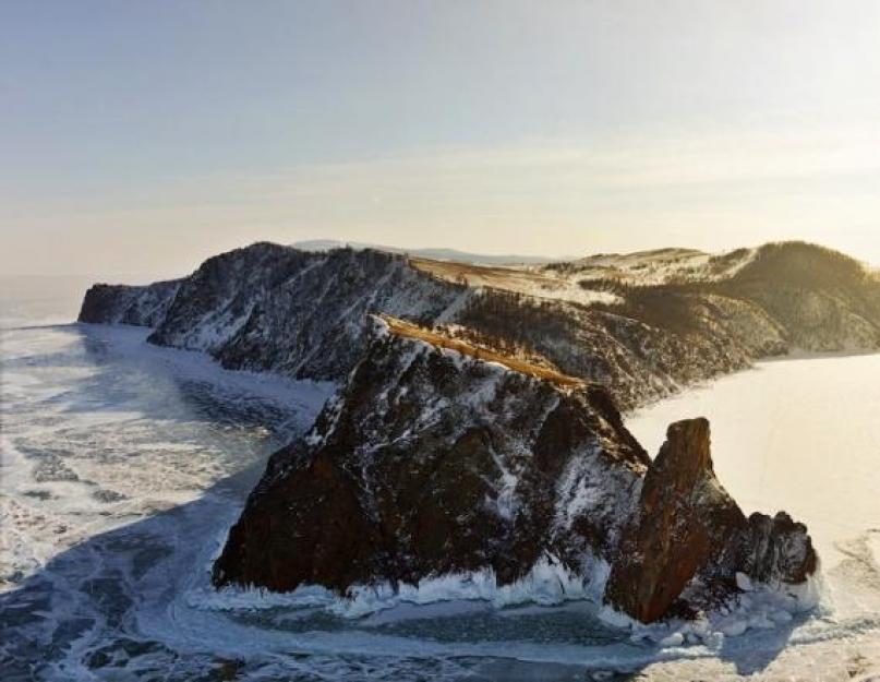 Bajkál-tó télen.  A téli ünnepek minden előnye és hátránya.  Téli Bajkál (58 kép)