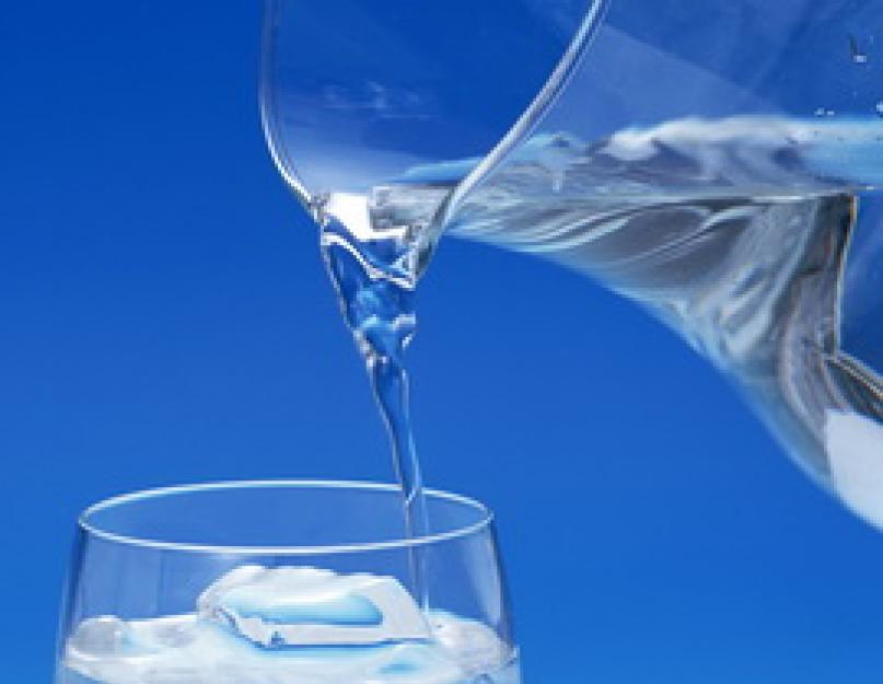 دور الماء في الجسم.  دور الماء في جسم الإنسان (معدله وخصائصه اليومية) في جسم الإنسان من الماء