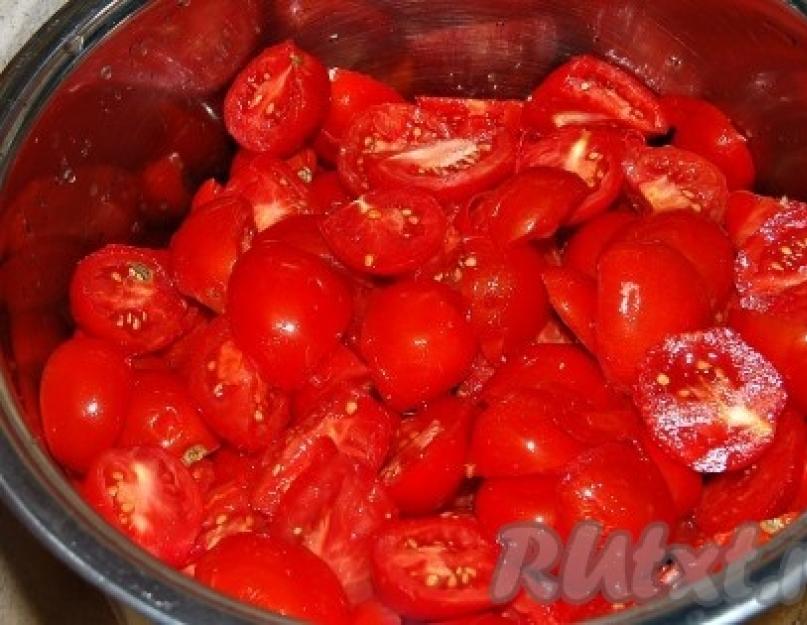 Kaip pasigaminti pomidorus pagal savo sulčių receptą.  Pomidorai savo sultyse.  Sveiki pomidorai savo sultyse žiemai